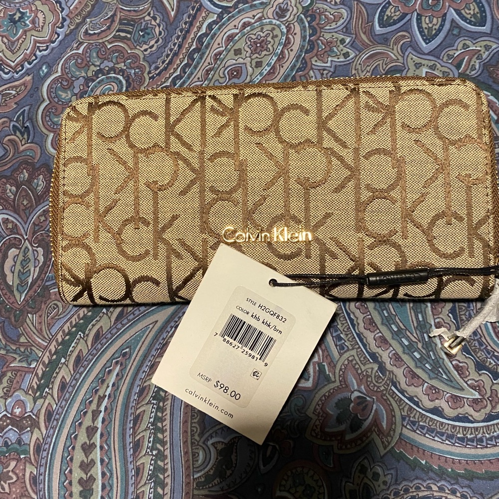 Calvin Klein Wallets - Picture 4 of 8